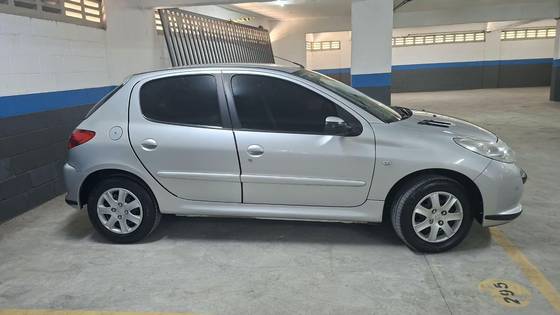PEUGEOT 207 1.4 XR 8V FLEX 4P MANUAL PEUGEOT 207 1.4 XR 8V FLEX 4P MANUAL